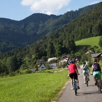 Ohne Verkehr und Lärm wird entspannt geradelt