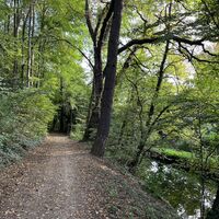 Hier wieder breiter, rechts unten der Werkskanal