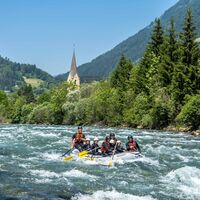Aufregende Flusslandschaften bei der Fahrt durch Kolbnitz