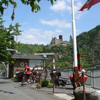 Lotsenhaus St. Goar mit Burg Katz