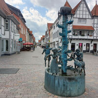 Kanzlerbrunnen, östliche Mittelstraße