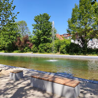 Stadtpark Teich mit Wasserfontäne