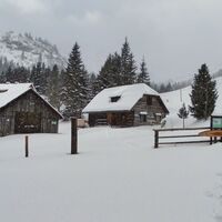 Idylisch verschneit, die Schwabergerhütte