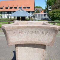 Armtauchbecken im Rosengarten von Salzgitter-Bad