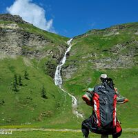 Schäumend und tosend stürzt sich der Weißenbach ins Tal.