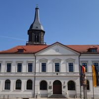 Rathaus Haldensleben mit reitendem Roland und St. Marien