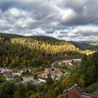 Blick von der Burg Spangenberg ins Elmsteiner Tal