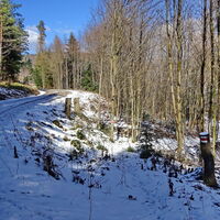 da heißt es scharf nach hinten abbiegen (von oben kommt man)
