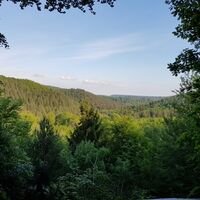 Blick von Gipfelstürmer-Sitzgruppe ins Clauser Tal