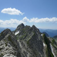 flott geht's dahin, mit Klettersteigset braucht man definitiv länger