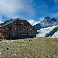 Die Oberwalderhütte. Ein gleichsam schöner wie extremer Hüttenstandplatz