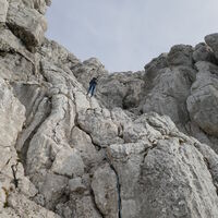 oftmals gleich direkt vorbei an der Aufstiegsroute abseilen