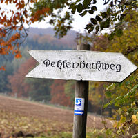 Wegweiser_alt und neu