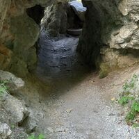 Durch den Fels