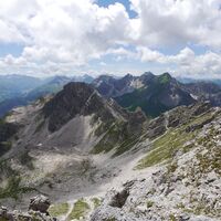 Der Mittlere Schafalpenkopf vom Nördlichen Schafalpenkopf.