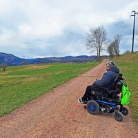 Kompakte Schotterstraße