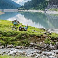 Zu hinterst am Lag da Pigniu kann man sehr gut grillen und chillen