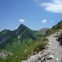 Im Hintergrund die Rote Spitze oberhalb der Landsberger Hütte