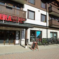 Das Dorf Ruka ist der Startpunkt des Rukankierros-Wegs. Fahrräder können im Rukastore gemietet werden.