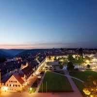 Unterer Marktplatz bei Nacht
