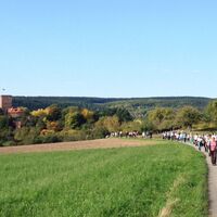 Europäischer Kulturweg: Wegstrecke mit Blick auf die Gamburg