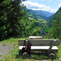 Bei einer kurzen Rast richtet sich der Blick hinunter ins Mölltal