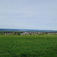 Blick auf Straubenhardt und darüber hinaus vom Panoramaweg