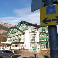 zurück beim Hotel Seevilla LINKS zum Ausgangspunkt oder RECHTS die Runde weiter