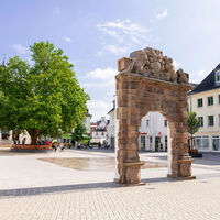 HAT_Foto_6.1_Stadtmarketing_Marktplatz_3zu2_FullHD_.jpeg