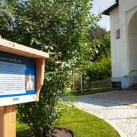 Kulturwanderweg Reith im Sommer_Maria Hilf Kapelle Schild.jpg