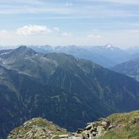 Blick vom Gemeindekopf Richtung Wenns.jpg