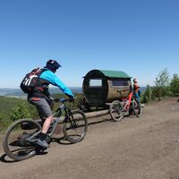 Rabenhügel mit Halleluja-Hütte