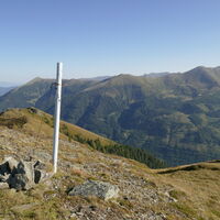 erneut ein Gipfelstipfel, wir gehen weiter und biegen dann rechts ab