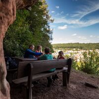 Familienpicknick am Bruderfelsen bei Rodalben
