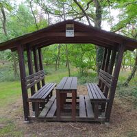 überdachter Rastplatz auf dem Dolchauer Berg