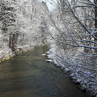 verschneite Raab in St. Ruprecht an der Raab, Oststeiermark