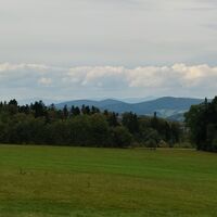 Freier Blick zum Rachel und zum Lusen (hinten)