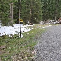 1.0 km Straße zum Wasserfall