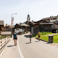 Ankunft im Dorf Brigels