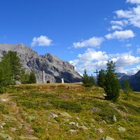 Kreuz über dem Maison des Chamoix