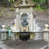 Hofmanndenkmal mit Laufbrunnen