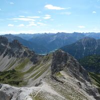 Ausblick am Gipfel der Lachenspitze