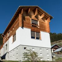 Ustria Steila in Siat. Eine Einkehr wert - mit E-Bikeladestation vor dem Haus.