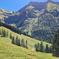 Blick Richtung Pfeilspitze und Rote Wand kurz vor der Stablalm