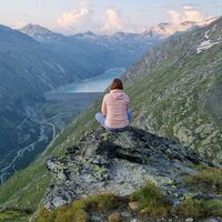Hinter dem Mittaghorn - Blick auf den Stausee Mattmark