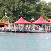 Sonnendeck der Wasserskiseilbahn Salzgitter