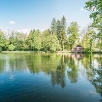 Blick auf den Grafenteich mit Teichwirt
