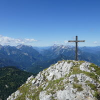 am Gipfel mit Gesäuseblick - hier ist man definitiv alleine!