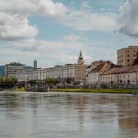 Radfähre "Donaubus" auf der Donau von Ottensheim nach Linz