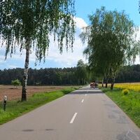 Verkehrsarme Straße zwischen Kakau und Müssingen